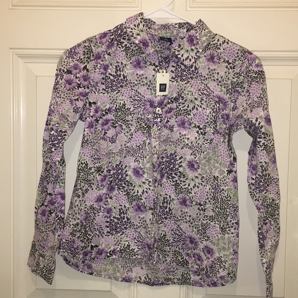 GAP Flower Collar Buttoned Top